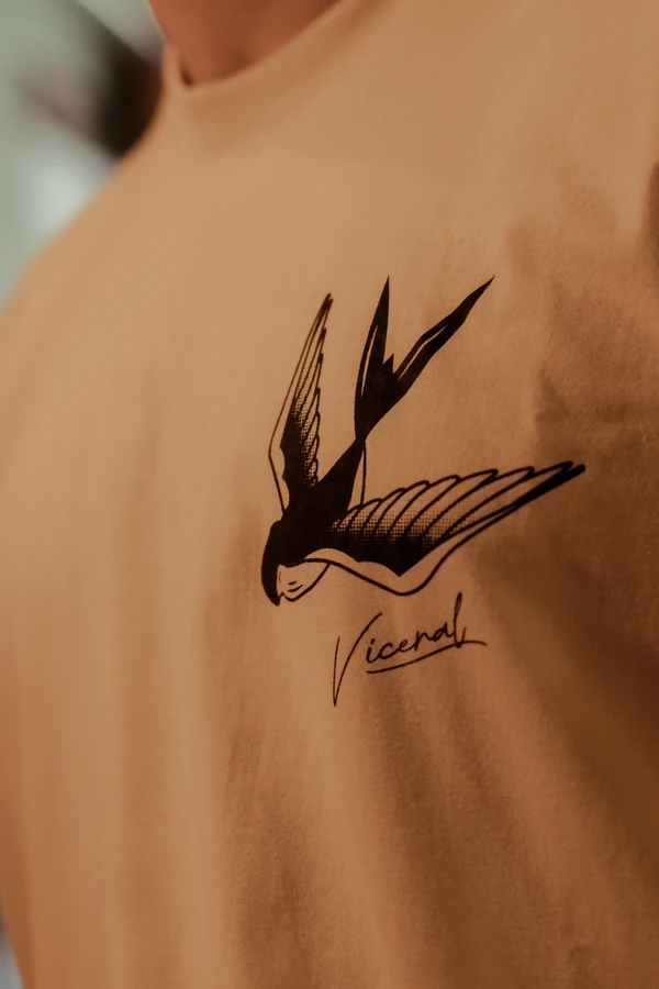 LOOK AT THE BIRDS - imagem 5 de 7